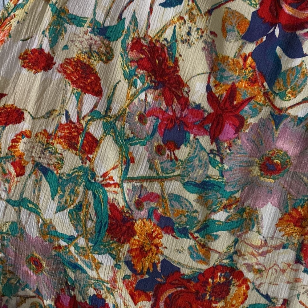 Entro Floral Dress with Keyhole Back - Picture 5 of 7
